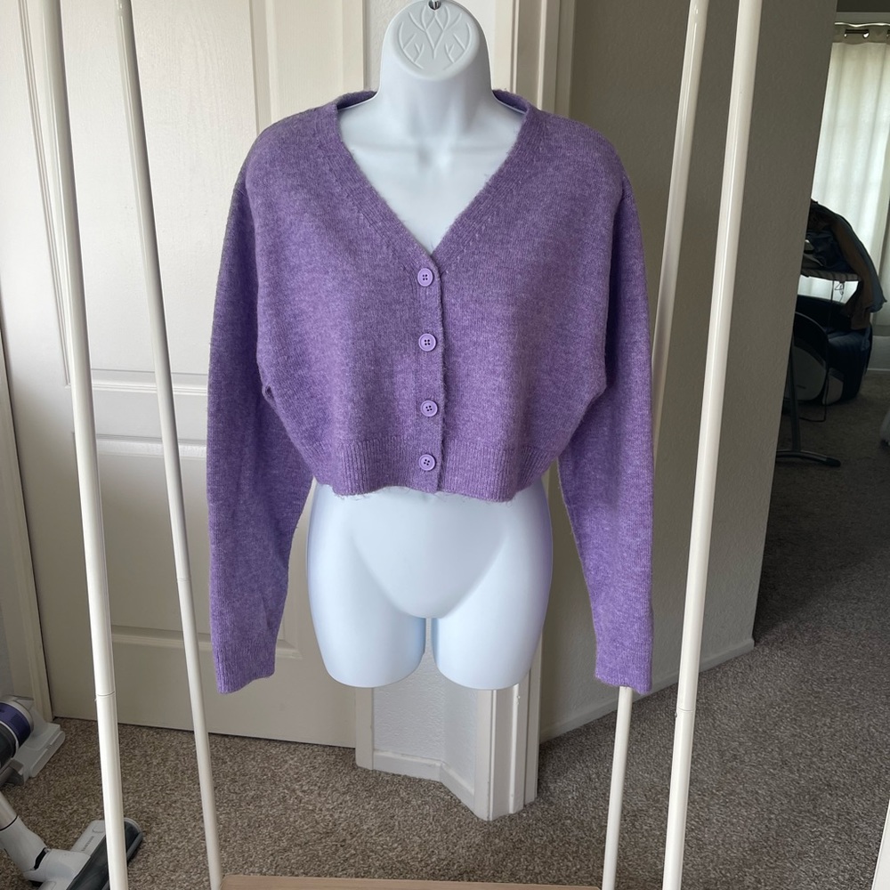 Collusion ASOS purple vneck cardigan sweater button down preowned US 0